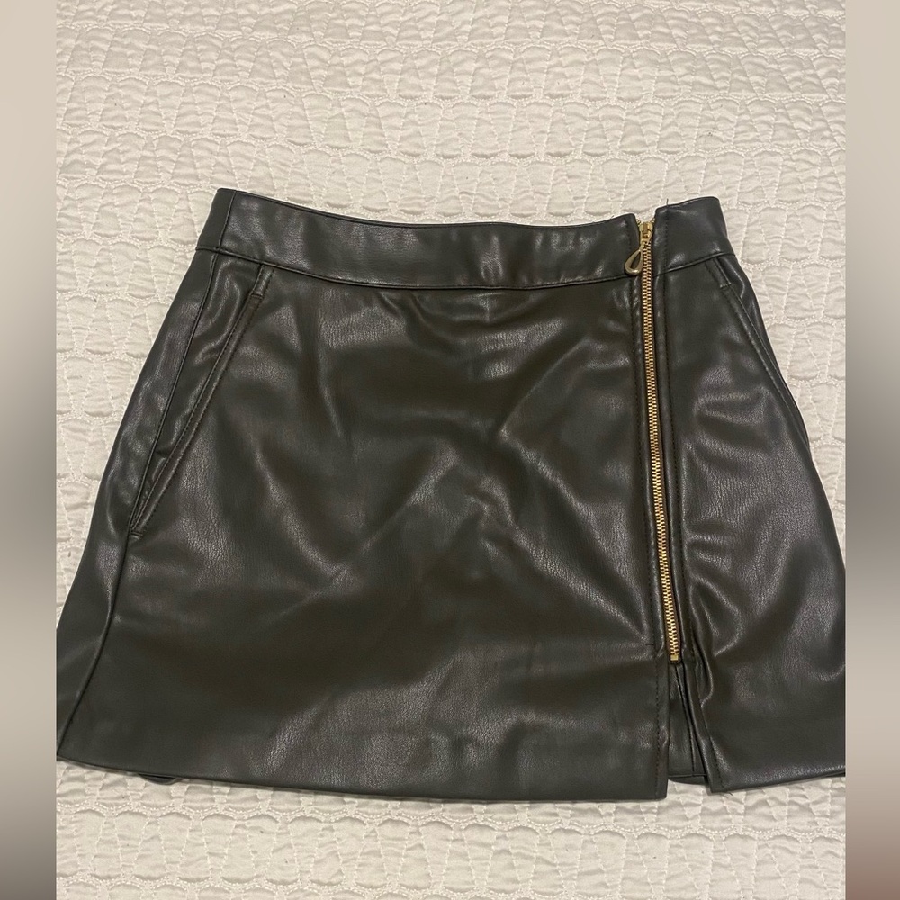 Zara Dark Olive Skort in XS